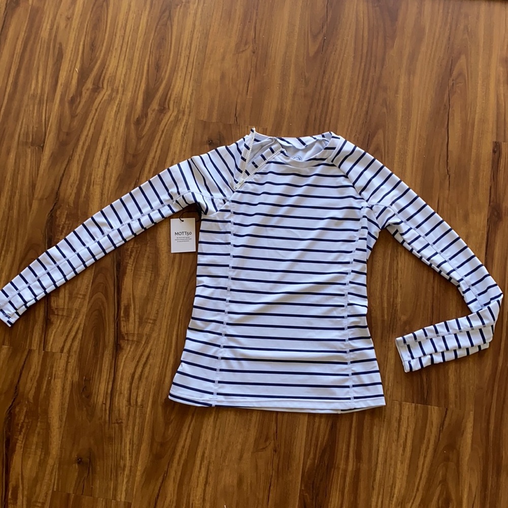 Mott50– Zip Neck Pullover Rash Guard